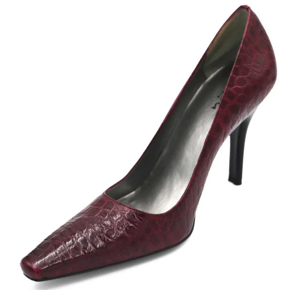 BCBG Paris Burgundy Croc Embossed Pointed Toe Stiletto Pumps Heels Womens 8.5B - Picture 3 of 13
